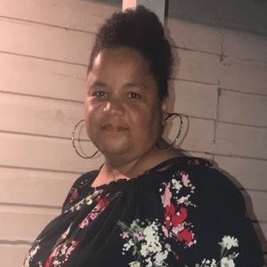 Meet your Posher, Yolanda